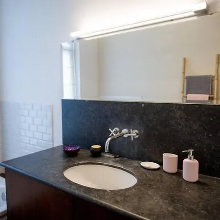 Grand Appartement D'Artiste Cosy Et Proche De Tout Brussels Exterior photo