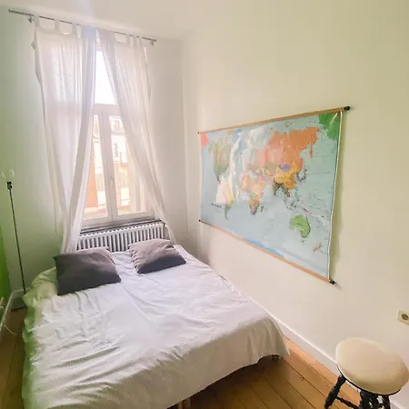 Grand Appartement D'Artiste Cosy Et Proche De Tout Brussels Exterior photo