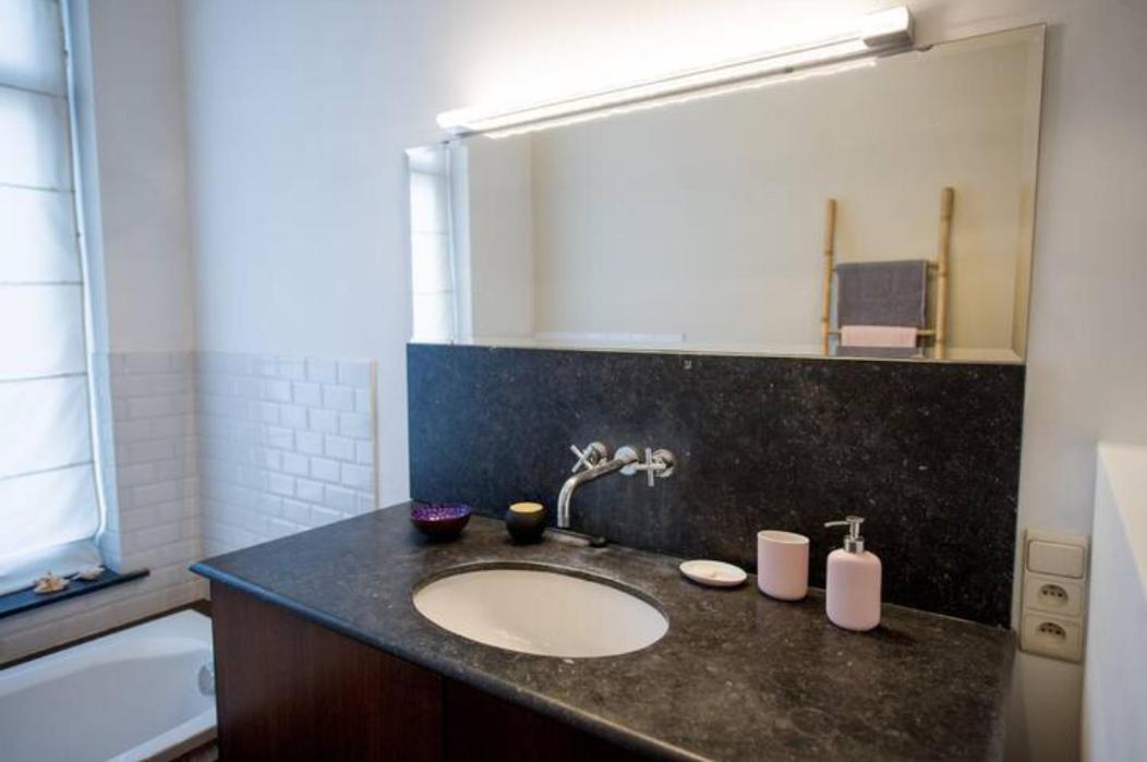 Appartement Grand D'artiste Cosy Et Proche De Brussel